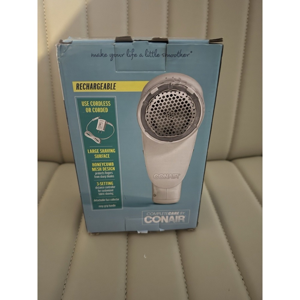Conair CLS1X Fabric Shaver, Defuzzer And Lint Remover Brand New.
